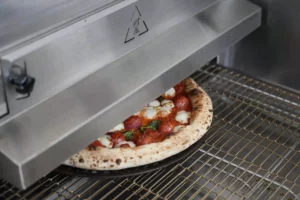 H2028 baking pizza